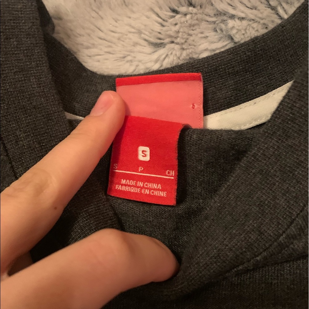 nike pullover - Picture 3 of 3